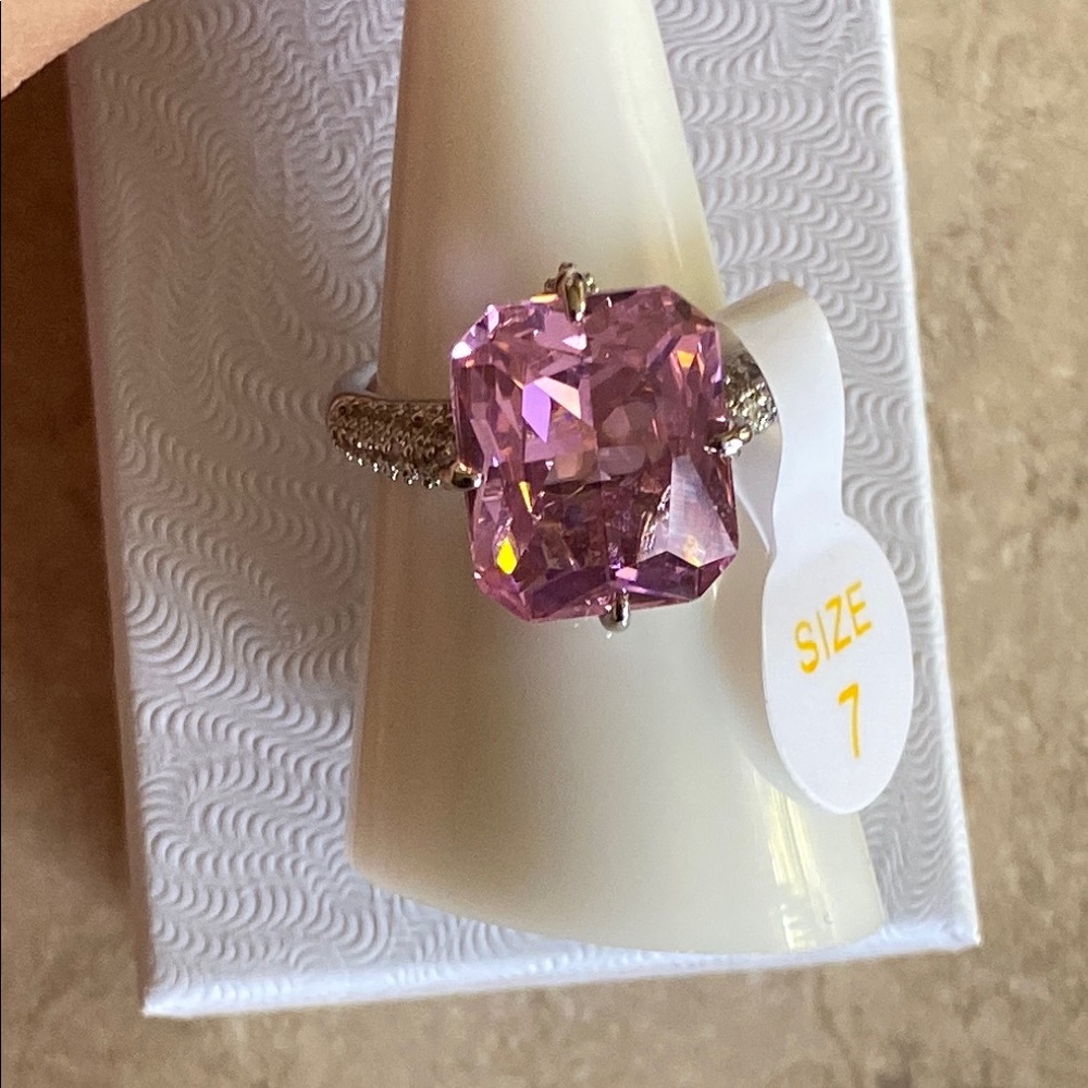 Bomb party OG ring Roam with me